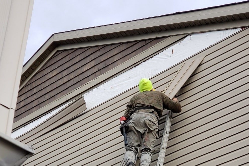 Siding vinyl repair clean paint contractor finding fading labor modernize
